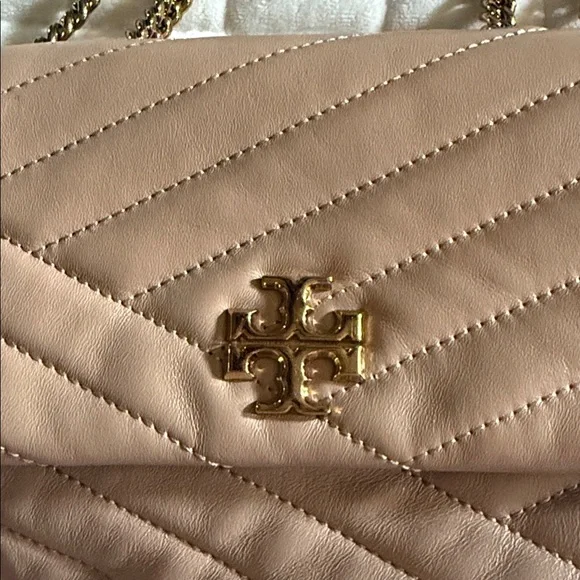 Tory Burch Quilted Tan Shoulder Bag - Picture 13 of 15
